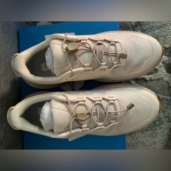 Hoka Women’s Transport Running Shoes US 7.5B - Picture 5 of 13